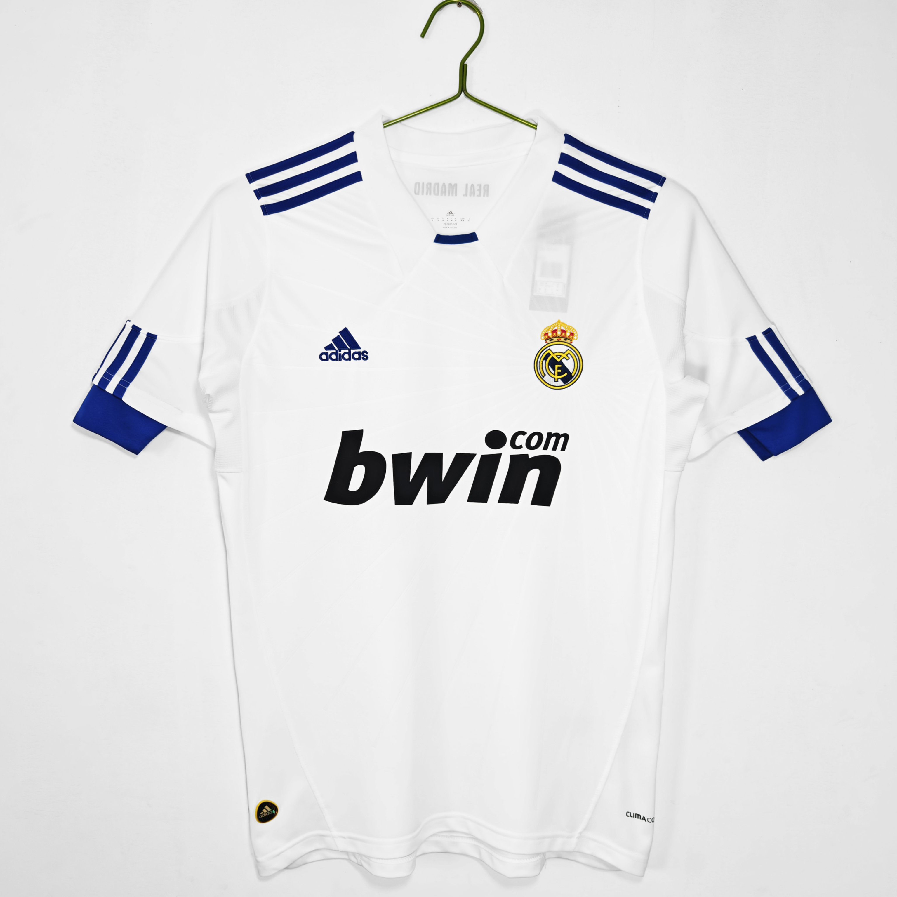 Camiseta de fútbol Real Madrid 2010/11 LOCAL MANGA CORTA VERSION FAN